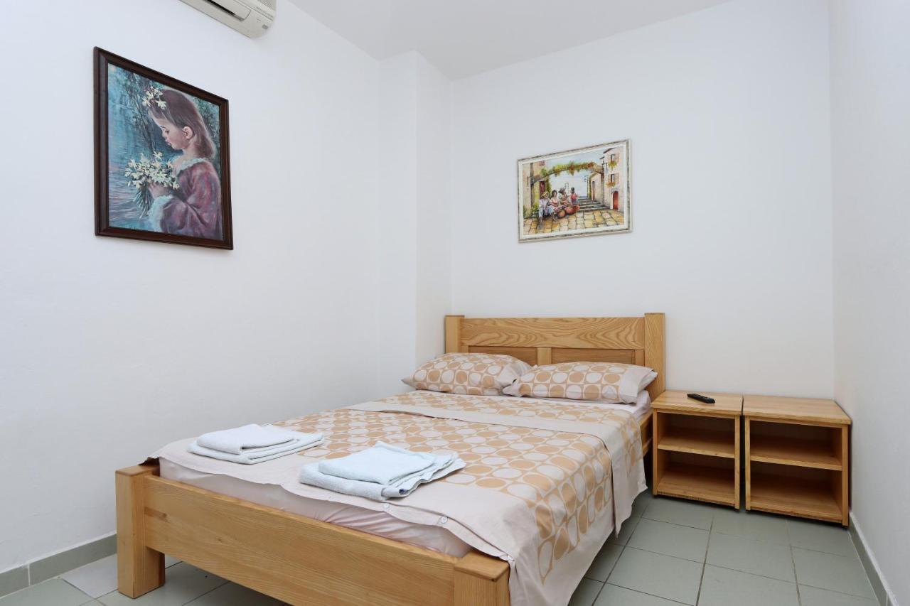Apartments And Rooms With Parking Space Selce, Crikvenica - 2362 Exterior foto