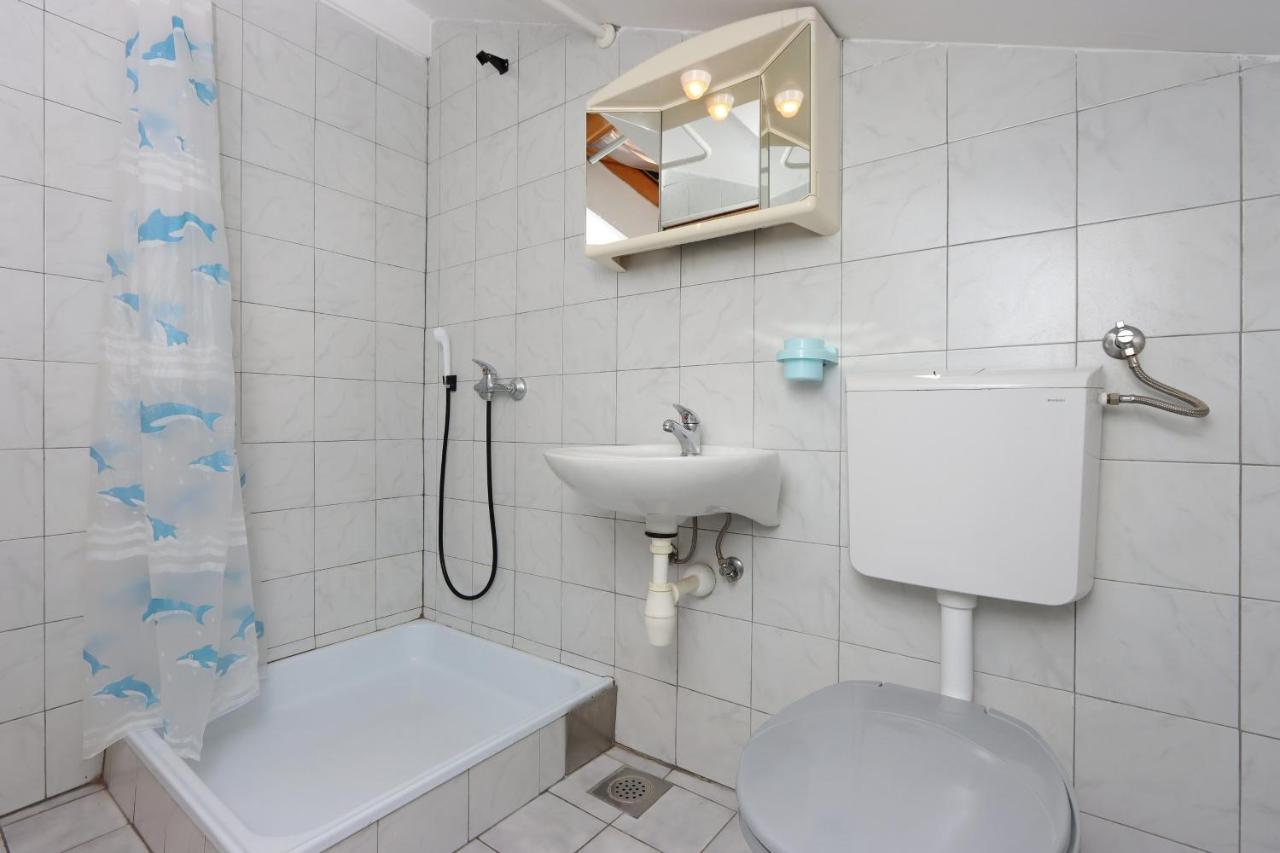 Apartments And Rooms With Parking Space Selce, Crikvenica - 2362 Exterior foto